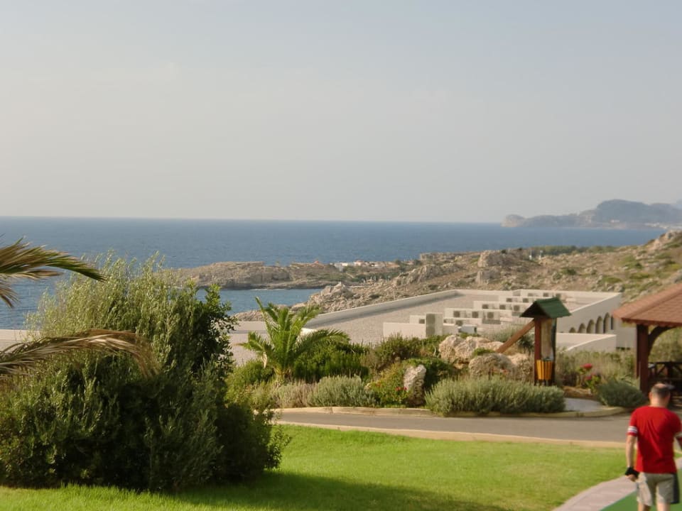 Weg zum Restaurant Hotel Kalithea Horizon Royal