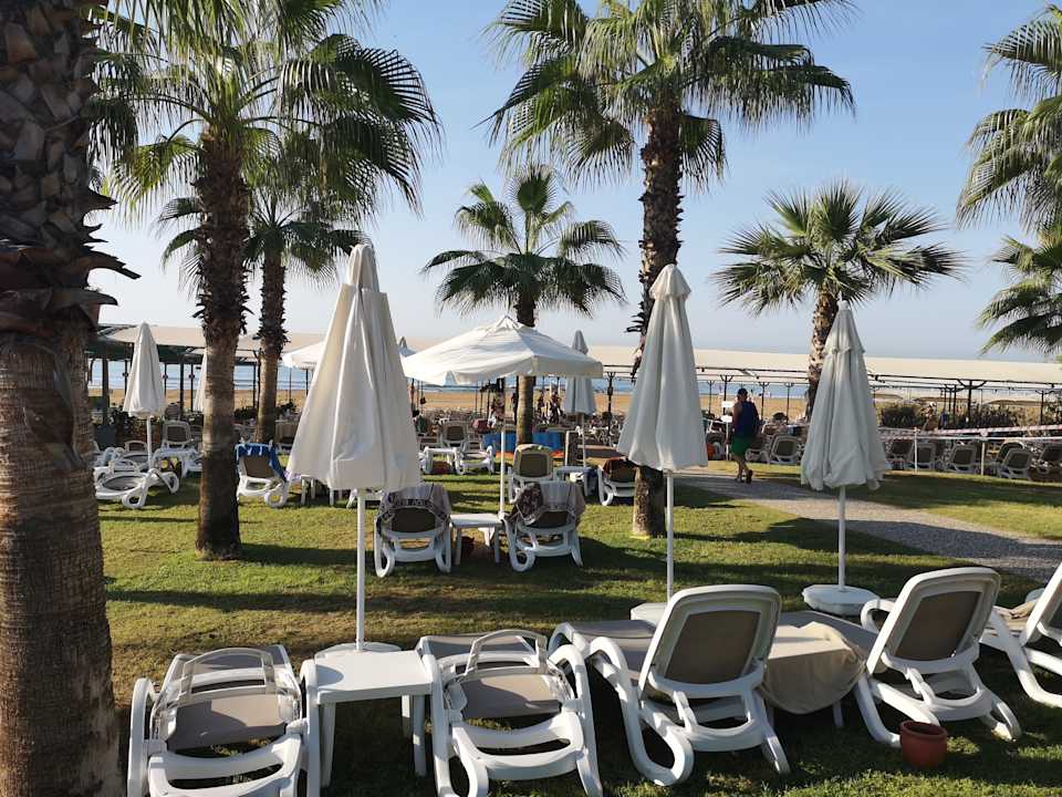 Strand Mary Hotel Side