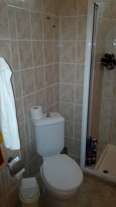 Ein Bad das zum duschen einlädt Semt Luna Beach Hotel