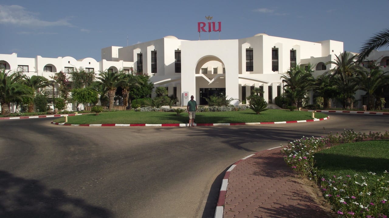 Eingang Club Palm Azur