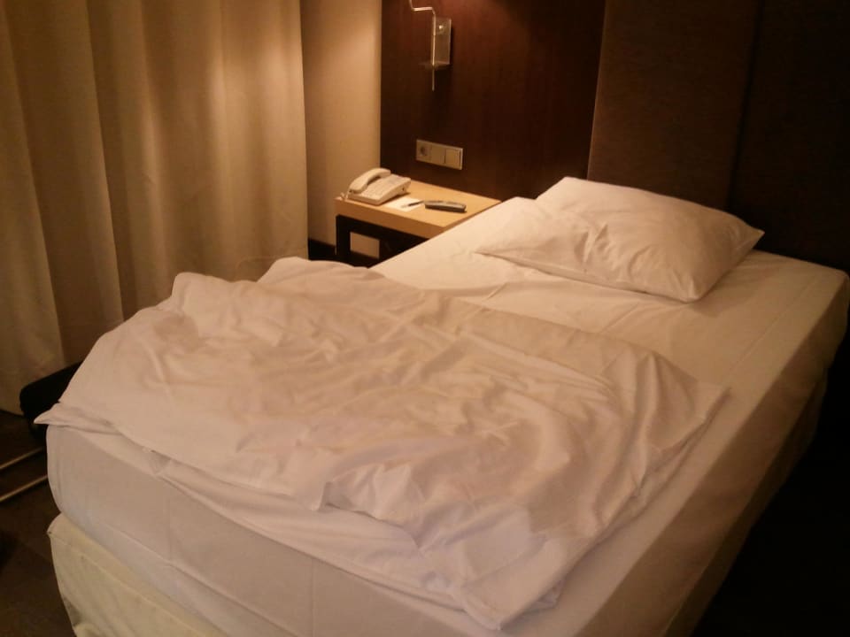 Bett NH Collection Berlin Mitte Friedrichstrasse