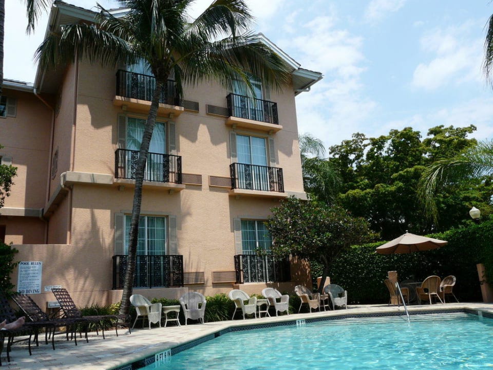 Poolanlage Hotel Trianon Old Naples