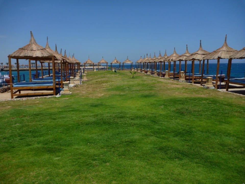 Liegeinseln Beach Albatros Resort