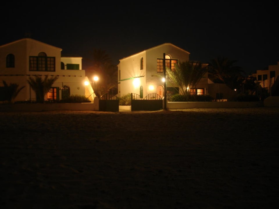 Anlage bei Nacht Hotel Cotillo Lagos
