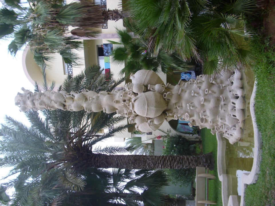 Toller Brunnen aus Tonkrügen Hotel Paradis Palace