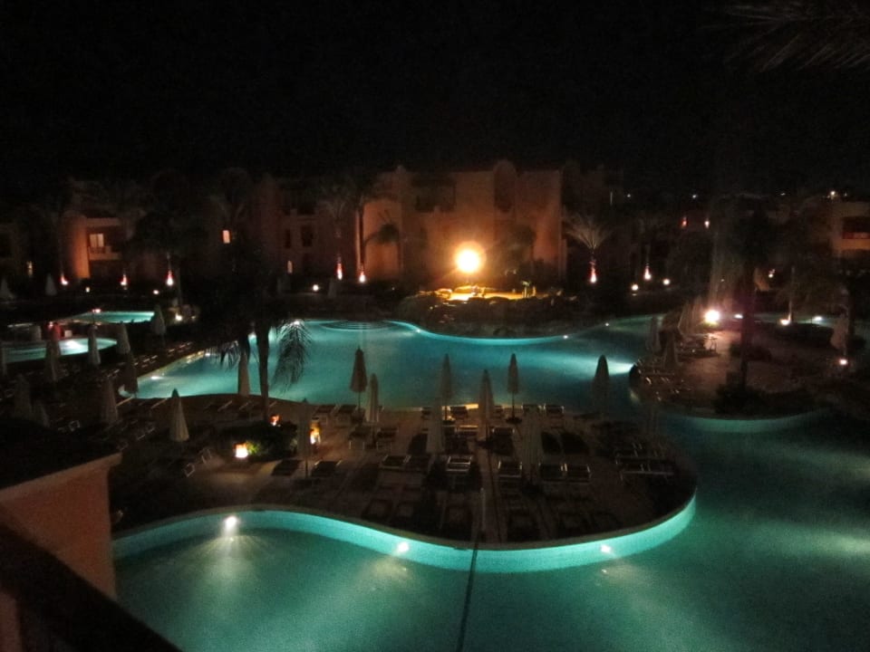 Widok nocą (budynek 2000) Stella Beach Resort & Spa Makadi Bay