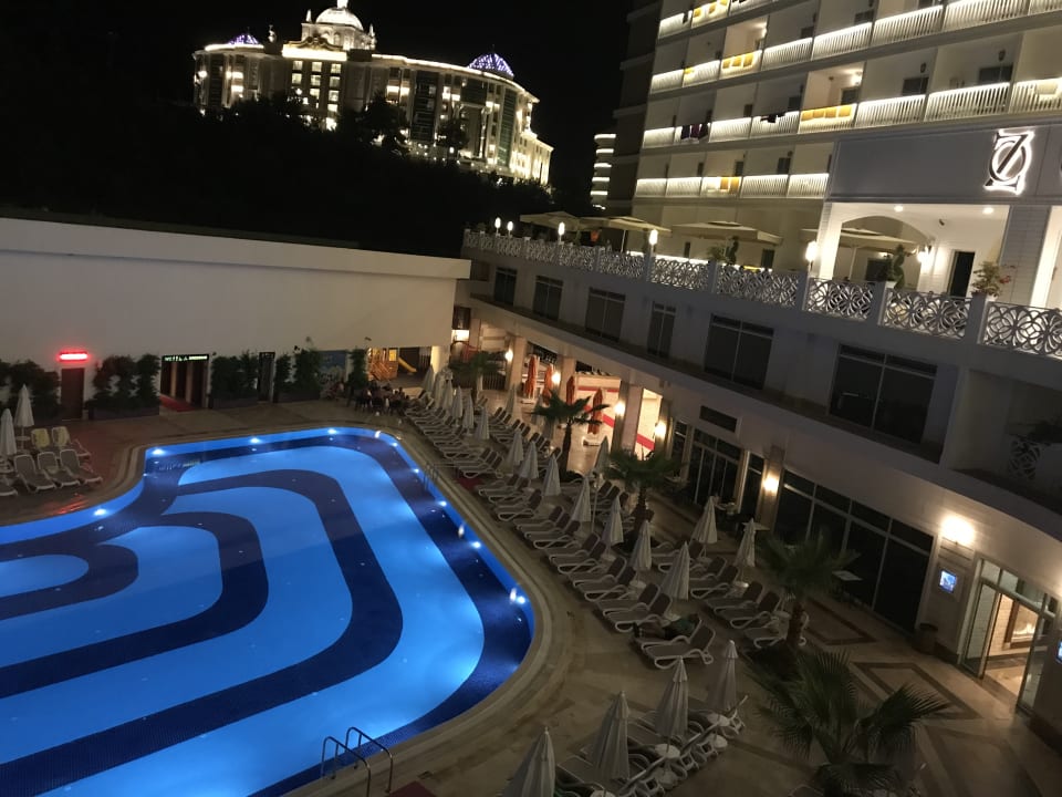 Pool Oz Hotels Sui Resort