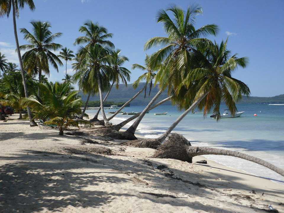 Strand Richtung Westen Wyndham Alltra Samana