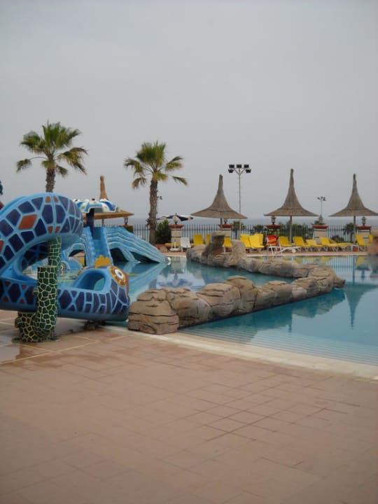 Aqua Park Kamelya Aishen Club