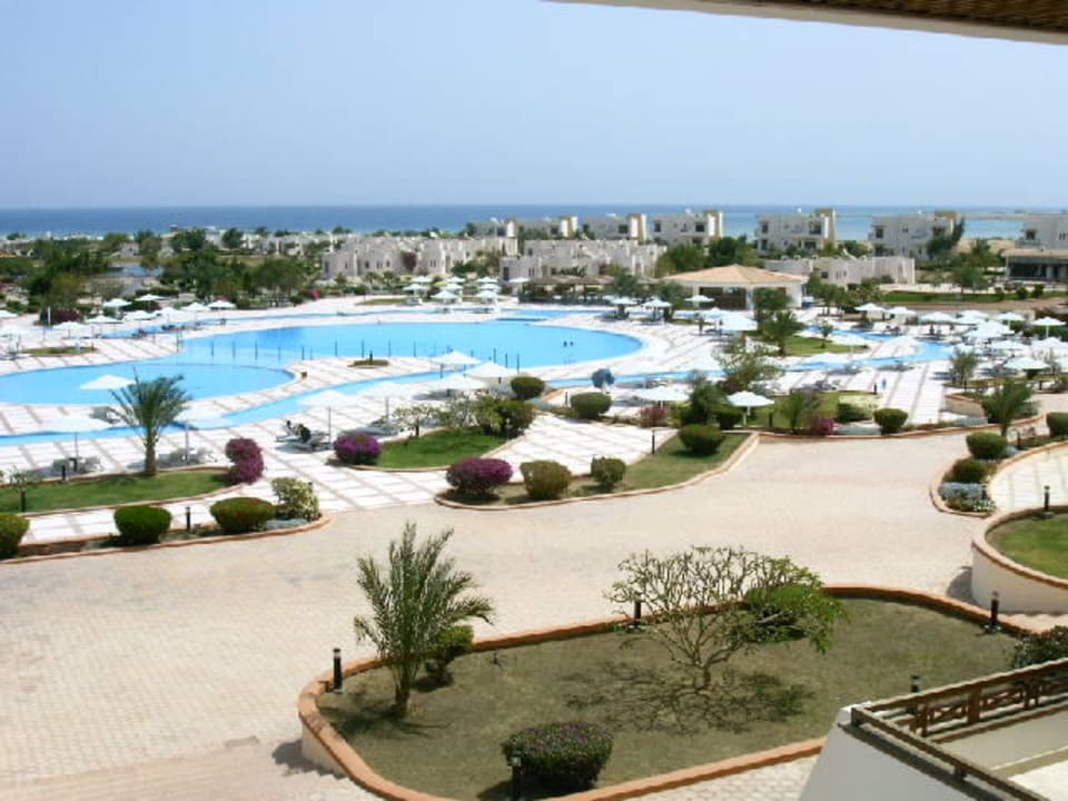 Blick über die Hotelanlage Pharaoh Azur Resort
