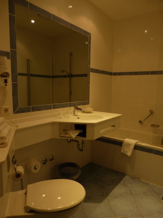 Bad von Zi-Nr. 20 Hotel Bavaria Garmisch Partenkirchen