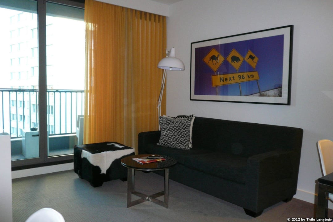 Couch Adina Apartment Hotel Berlin Hackescher Markt