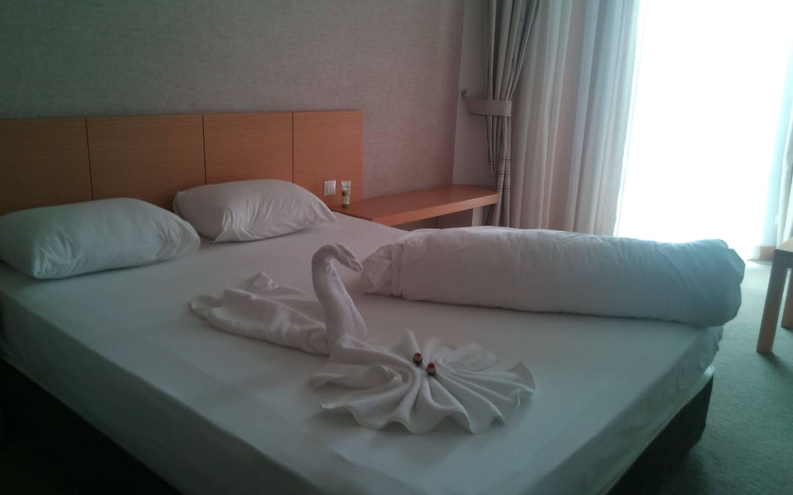 Liebevoll von der Reinigungsfrau dekoriert Saphir Resort & Spa