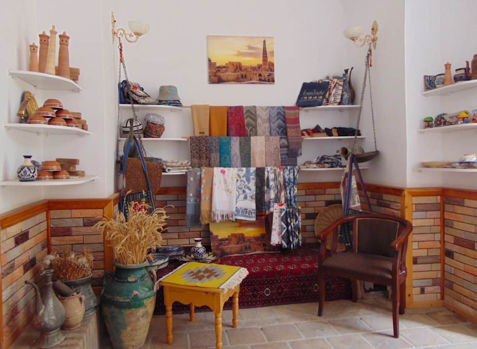 Lobby Madrasah Polvon-Qori Boutique