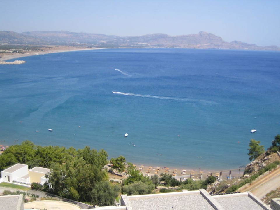 Zimmer haben alle Blick auf die schöne Bucht Lindos Blu, Luxury Hotel & Suites - Adults only