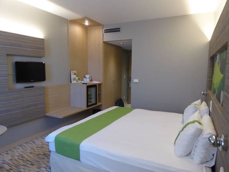 Spod okna Holiday Inn Budapest-Budaörs