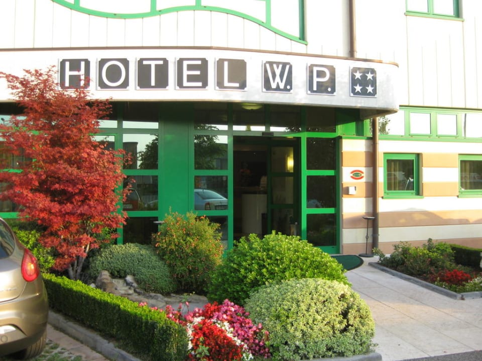 Hotel West Point Airport Hotel