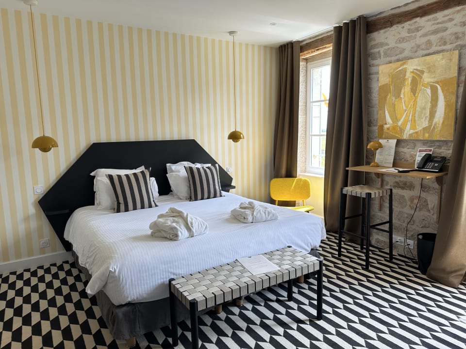 Zimmer Hotel Castel de Très Girard