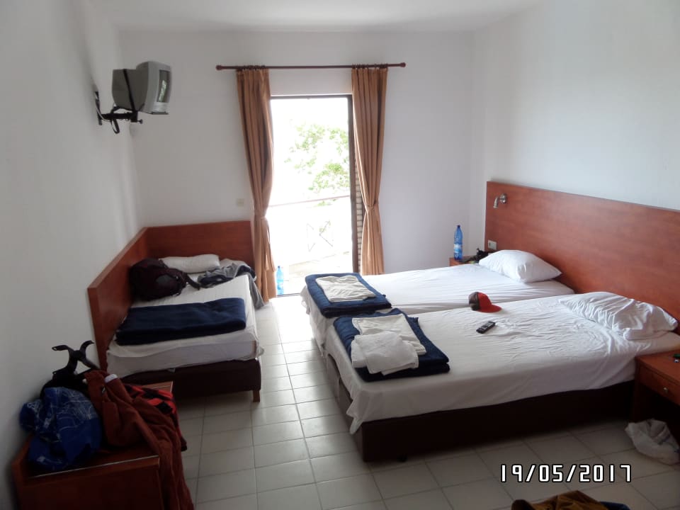 Zimmer Xenios Dolphin Beach Hotel