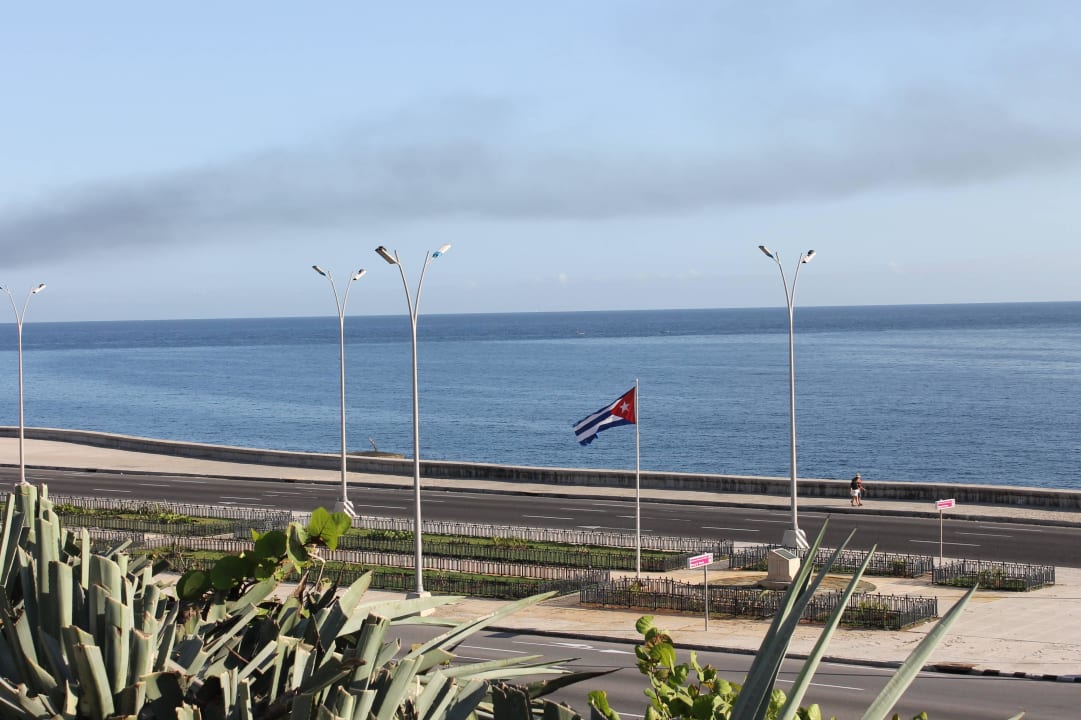 Blick auf den Malecon Hotel Nacional De Cuba
