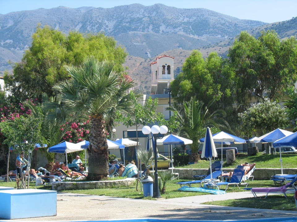 Ruhe vor dem Ansturm Corissia Beach Hotel