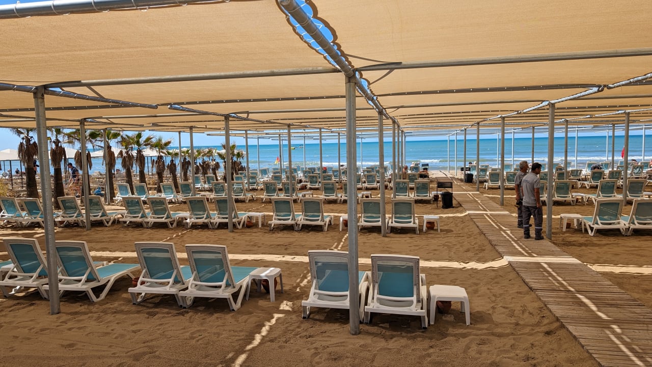 Strand Luna Blanca Resort & Spa