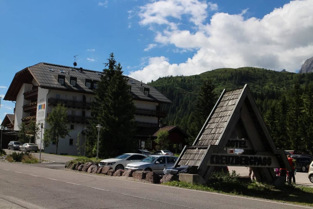 Nachmittags von der Straße Hotel Kreuzberg Monte Croce