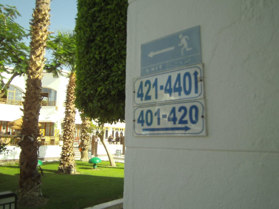 ...Eingang zum Zimmer,ABENDS-Nacht sehr LAUT! The Grand Hotel Hurghada