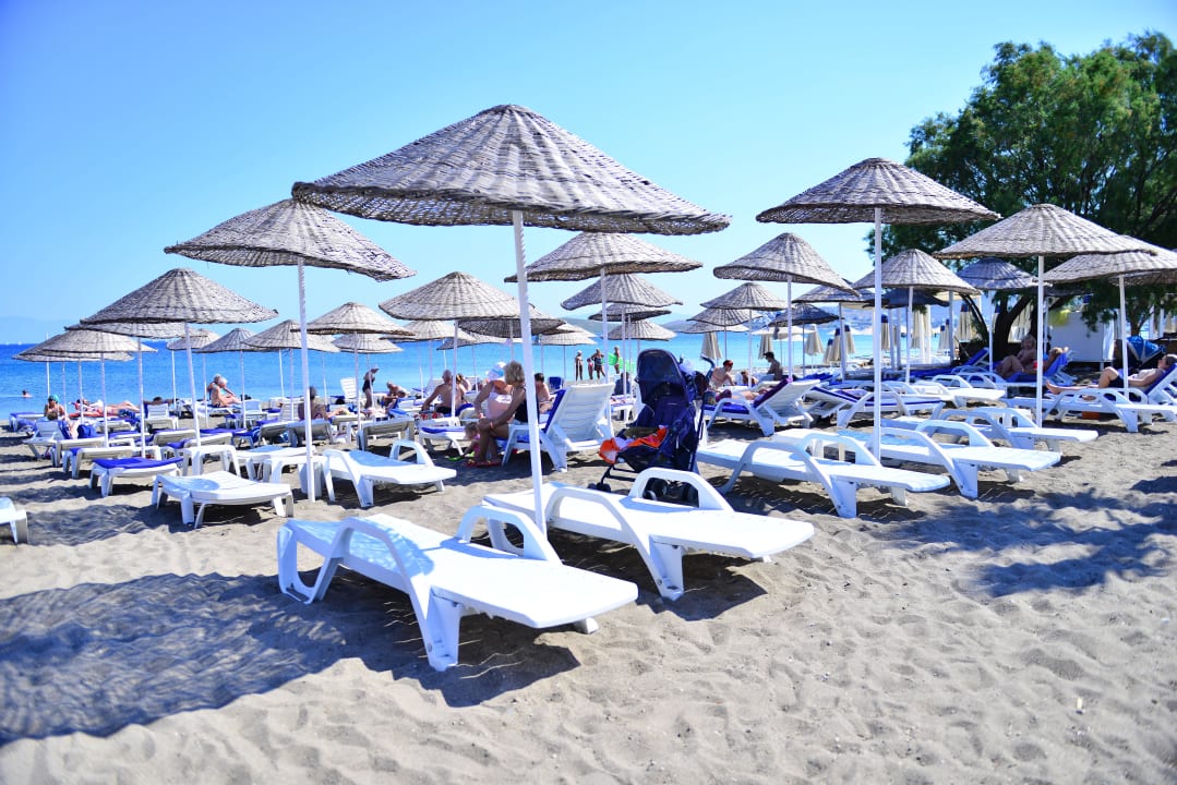 Beach Petunya Beach Resort