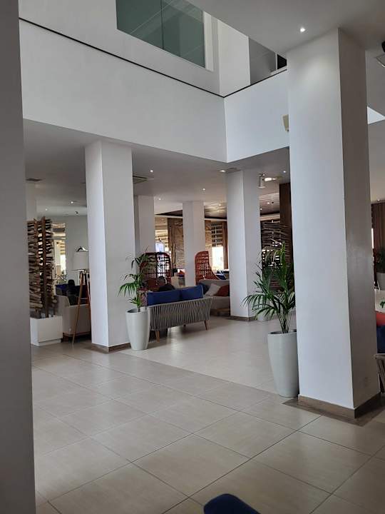 Lobby db Seabank Resort + Spa