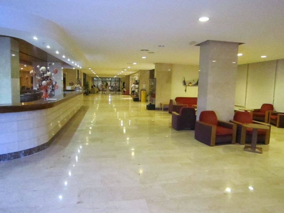 Lobby Hotel Club Cala Romani