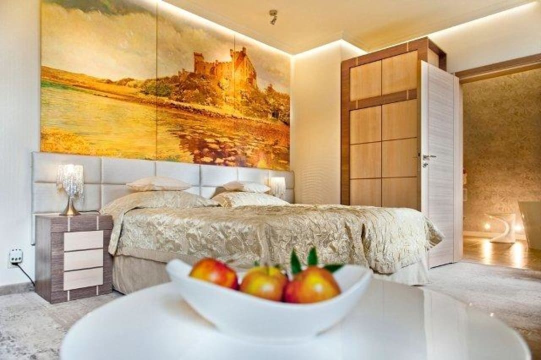 Pokój Lux w Pałacu Odrowążów Hotel Manor House SPA - Pałac Odrowążów