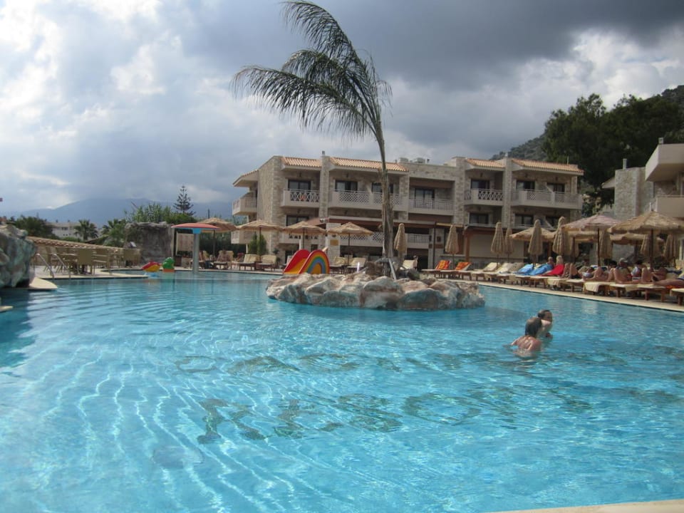 Hauptpool Cactus Royal