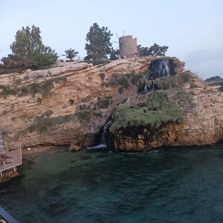Strand Club Resort Atlantis