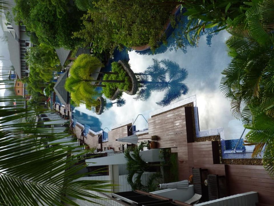 Zugang von den Poolzimmern La Flora Khao Lak