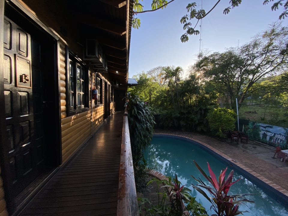 Pool Petit Hotel Caraguata