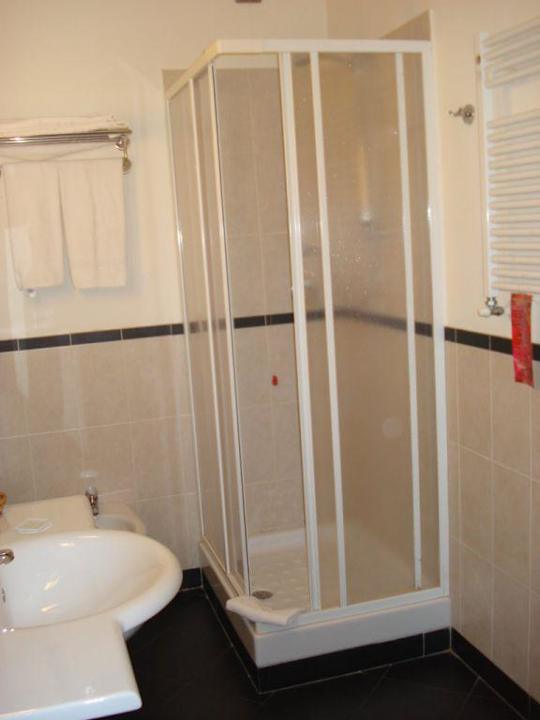 Duschkabine Zimmer Roma dei Papi Hotel de Charme