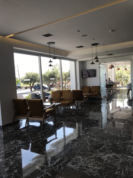 Lobby Vasia Royal Hotel