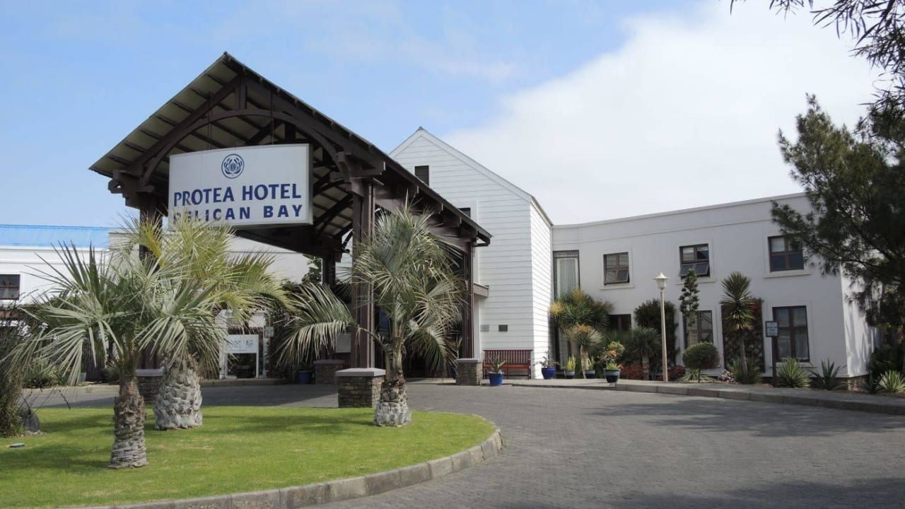 Außenansicht Hotel Pelican Bay Protea