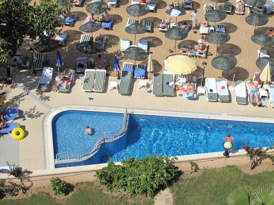 Hotelowy basen Aska Hotel Just in Beach