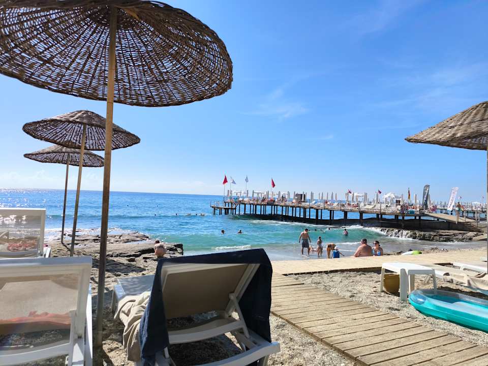 Strand Club Dizalya