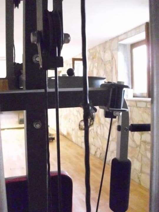 Angerissene Drahtseile Tiana Beach Resort