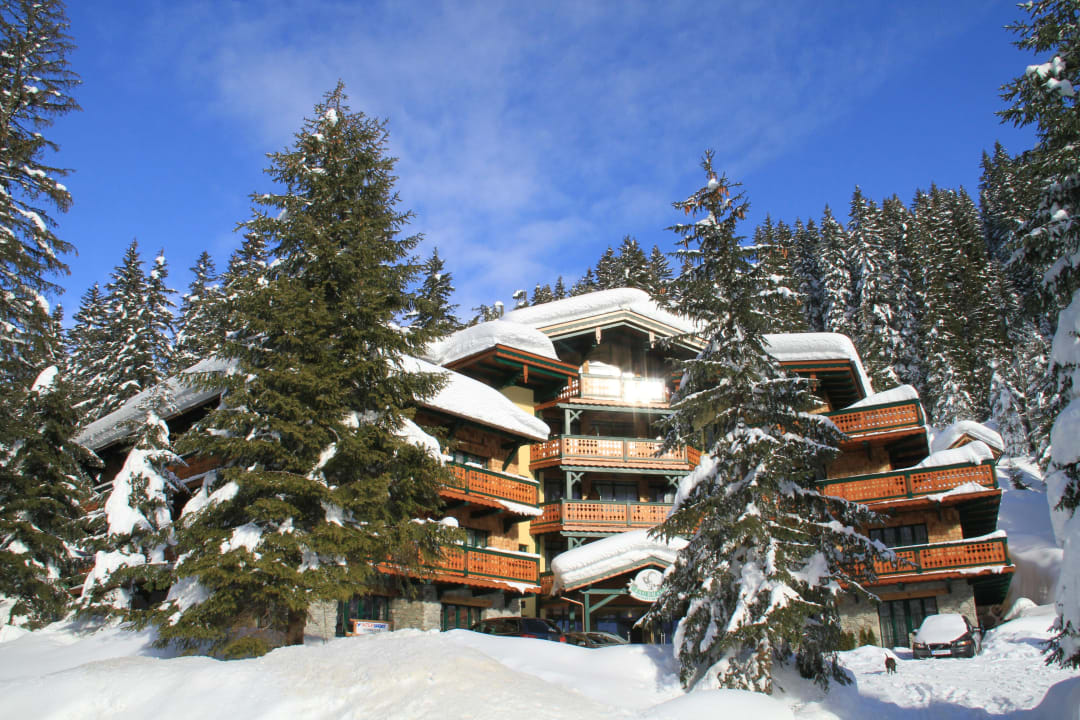 Hausansicht Winter Alpen Appartements Zauchensee