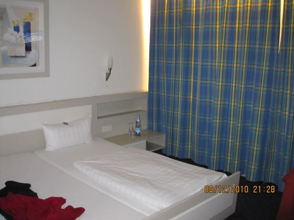 Teil I, Zimmer 106 Hotel Kempf