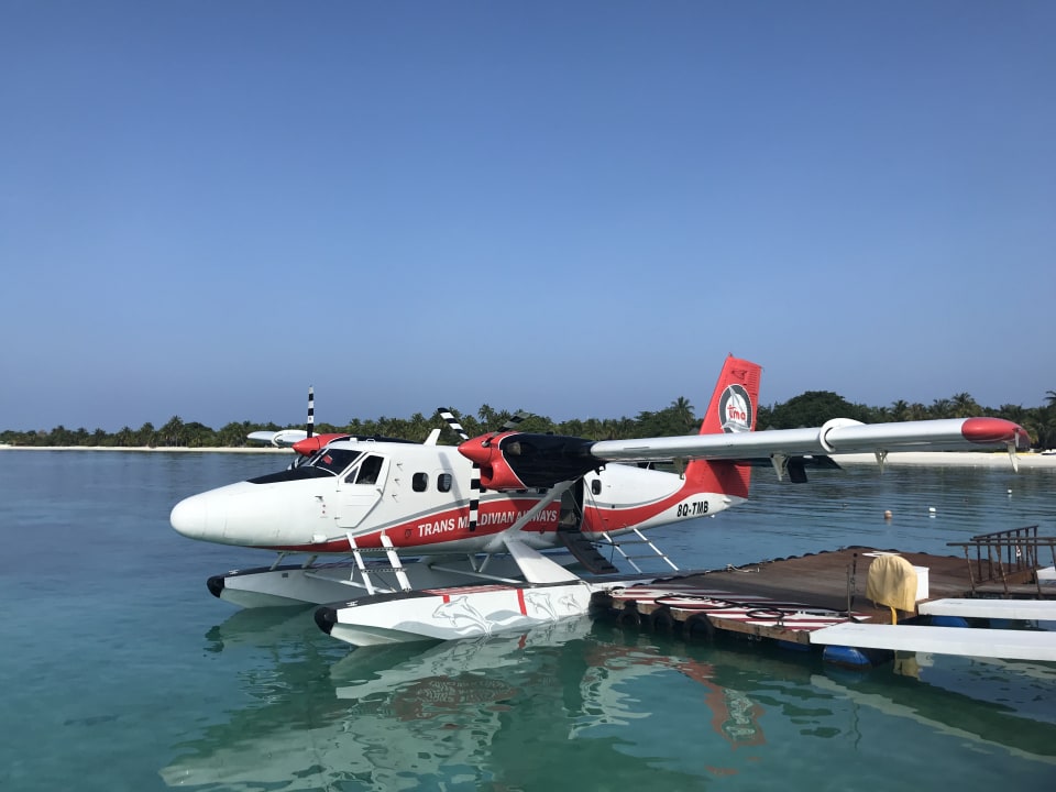 Anreise mit dem Wasserflugzeug Kuredu Island Resort & Spa