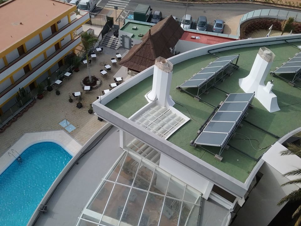 Blick aus dem 7.Stock zum Grossen Pool HL Suitehotel Playa del Ingles