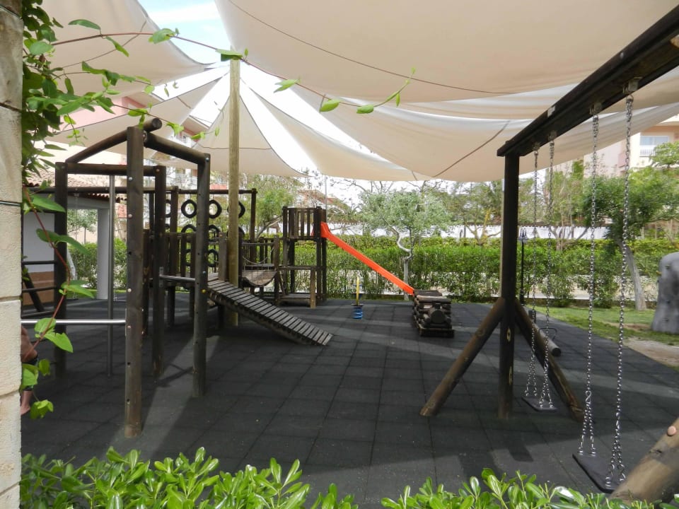 Kinderbereich mit Sonnenschutz Prinsotel La Dorada