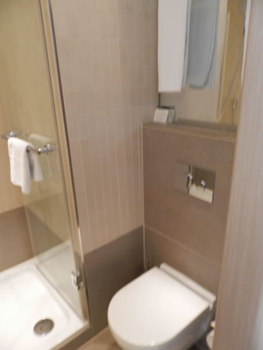 Zimmer 726 - Bad TITANIC Comfort Berlin Mitte