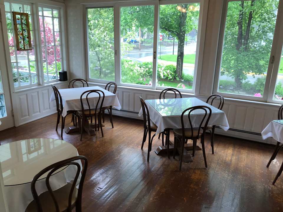 Gastro Holbrook House