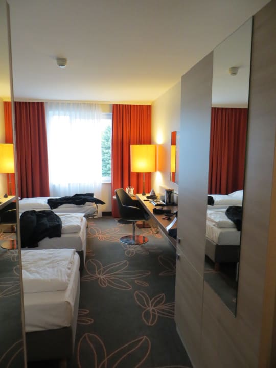 Zimmer H+ Hotel Hannover